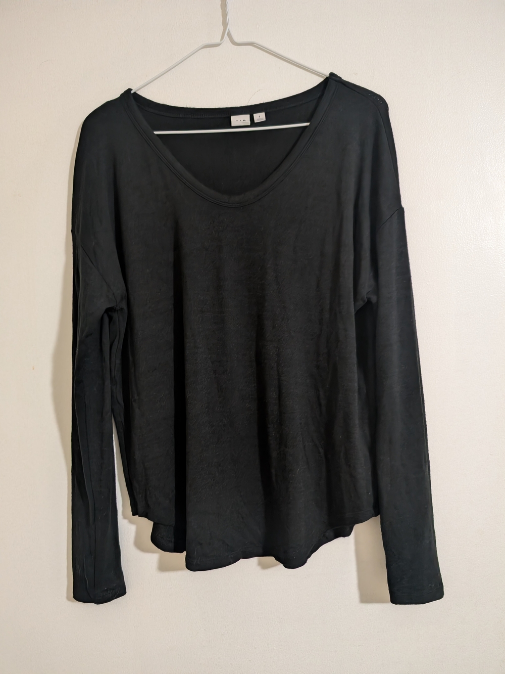 GAP Black Scoop Neck Long Sleeve Top Drop Shoulder Curved Hem Minimalist Layerin